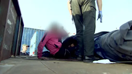 La Guardia Civil buscan personas que intentan coger un barco desde Melilla La Guardia Civil buscan personas que intentan coger un barco desde Melilla