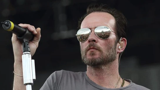 Imagen del cantante Scott Weiland durante una de sus actuaciones Imagen del cantante Scott Weiland durante una de sus actuaciones
