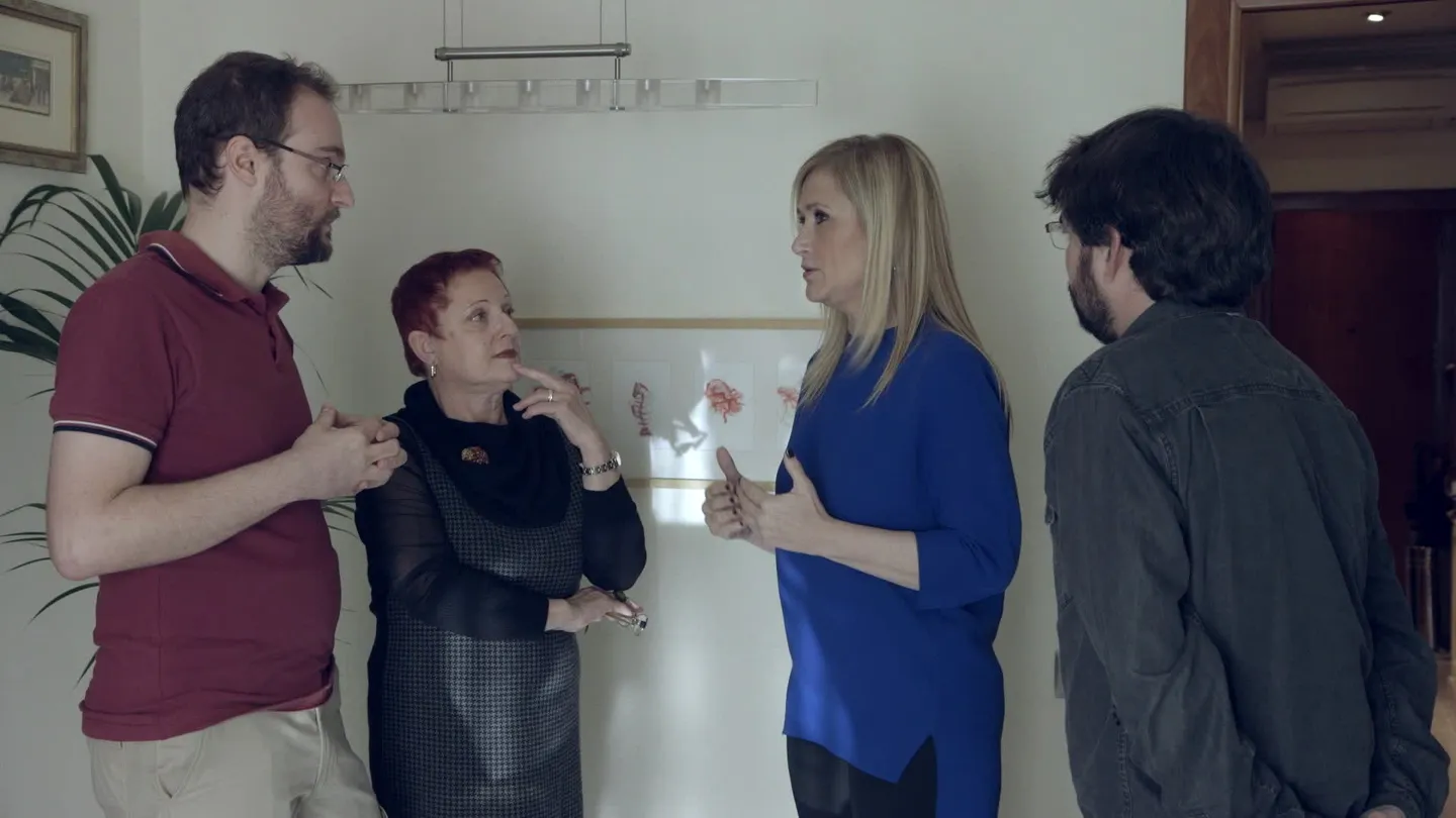 Cristina Cifuentes, en casa de independentistas catalanes Cristina Cifuentes, en casa de independentistas catalanes