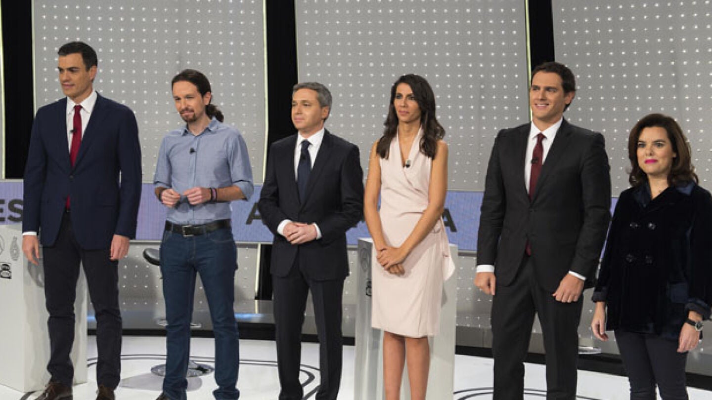Participantes de 7D junto a los moderadores