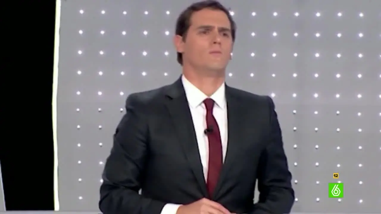 La razón por la que Albert Rivera se movía tanto en el debate 7D La razón por la que Albert Rivera se movía tanto en el debate 7D