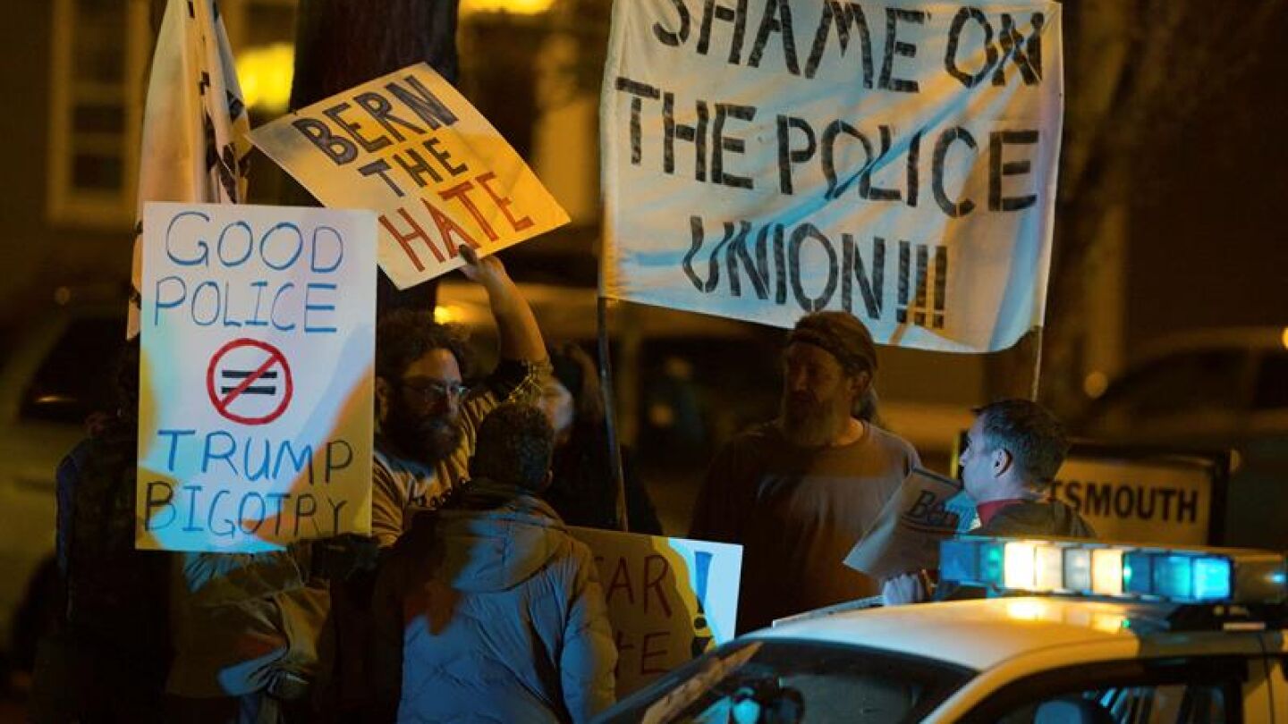 Imagen de algunos manifestantes contra la polic&iacute;a en EEUU