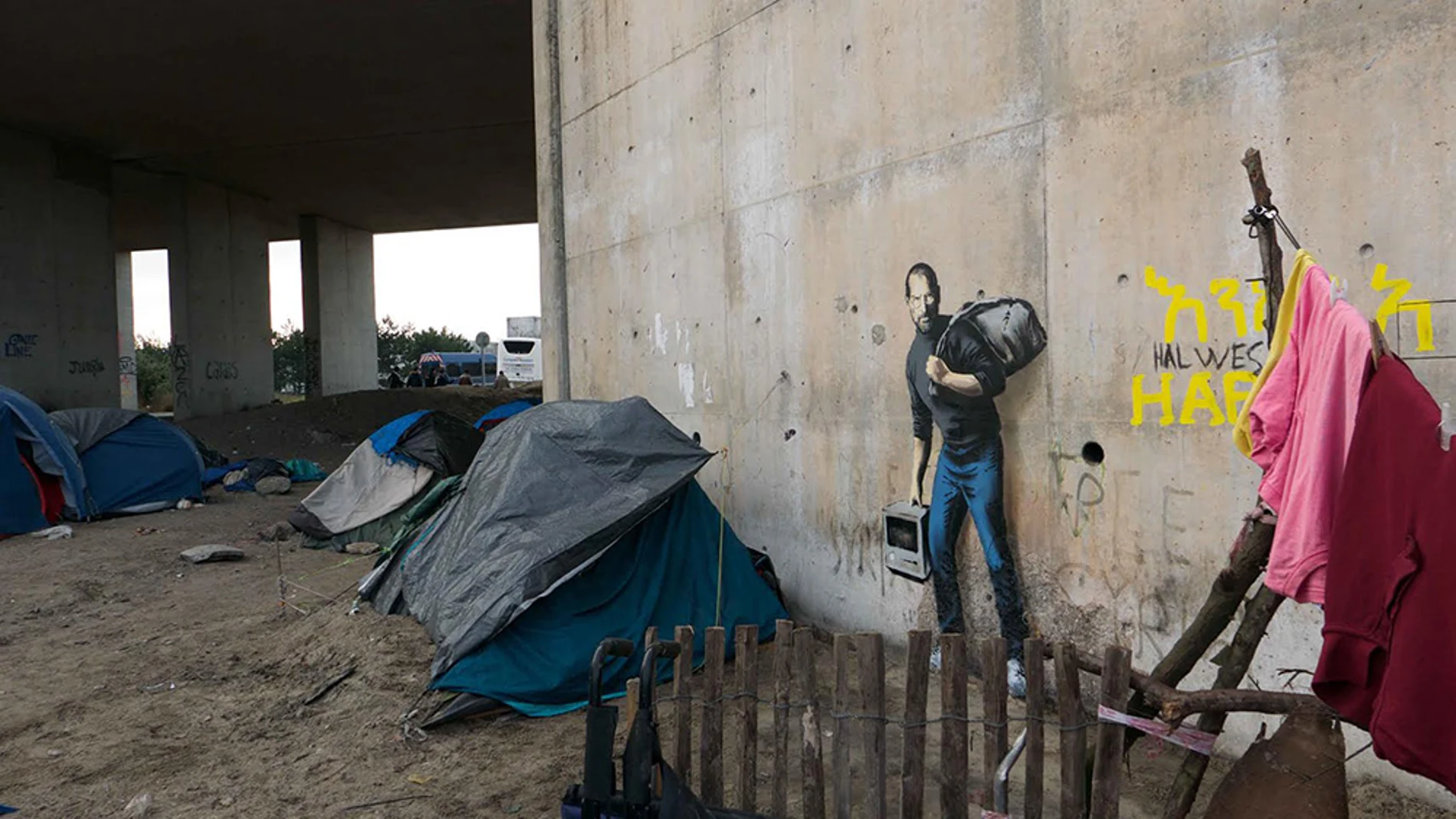 Bansky pinta a Steve Jobs en un campamento de refugiados