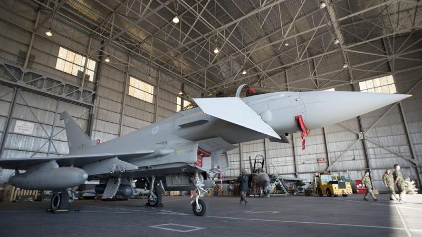 Avi&oacute;n de combate de la coalici&oacute;n internacional