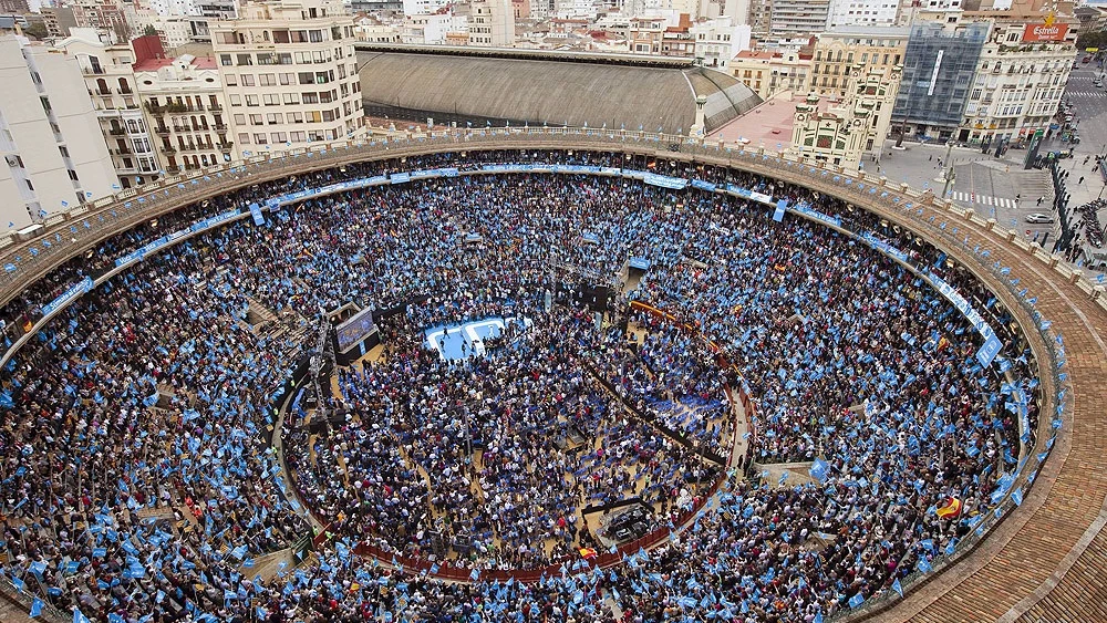 Mitin del PP en la plaza de toros de Valencia