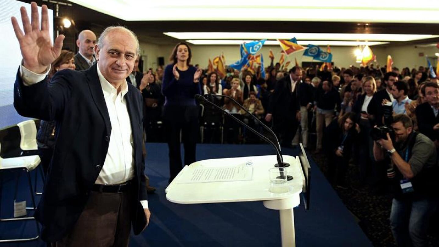 Jorge Fern&aacute;ndez D&iacute;az en un acto de campa&ntilde;a