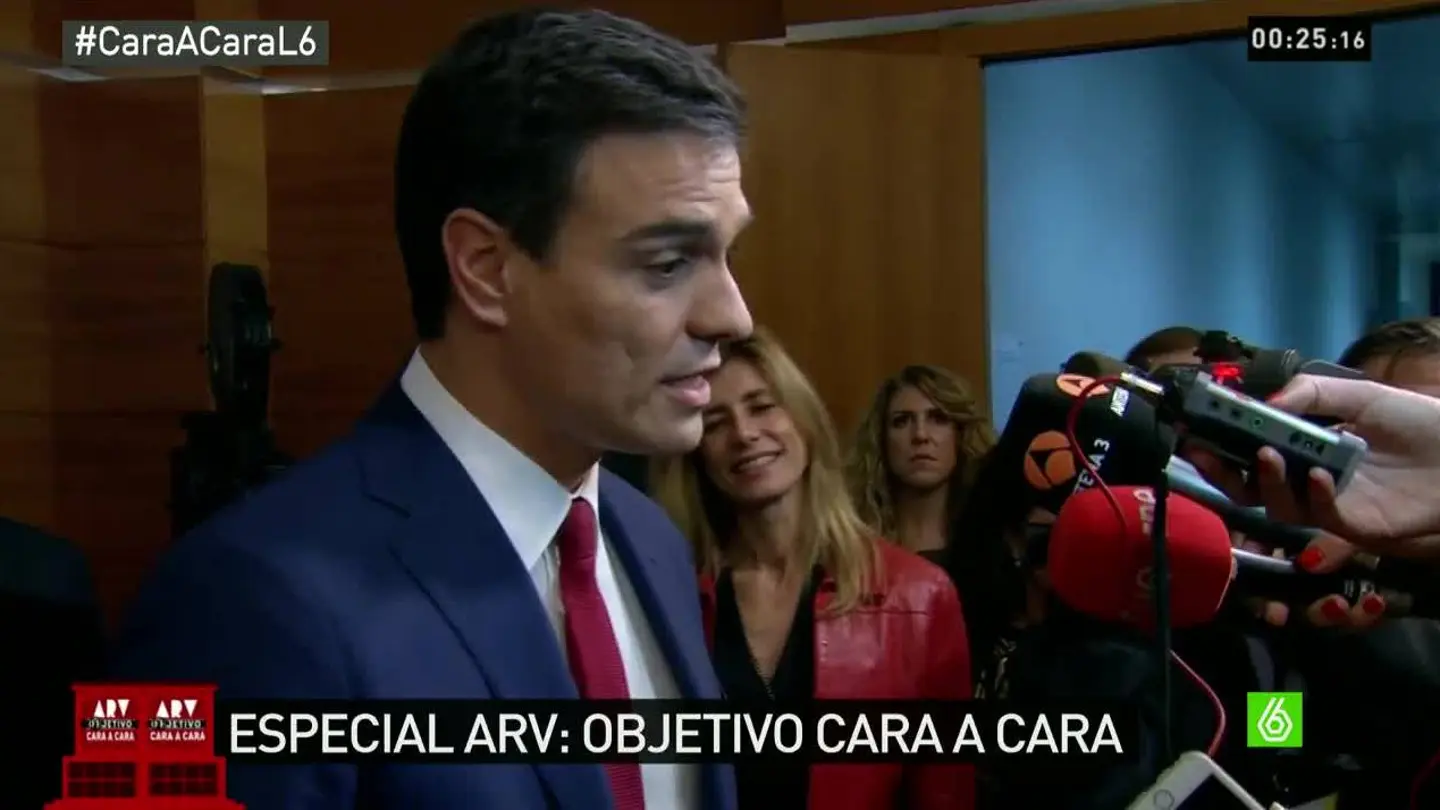 Pedro Sánchez sale del cara a cara Pedro Sánchez sale del cara a cara