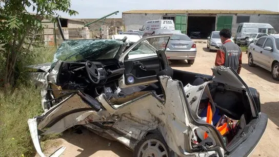 Restos de un vehículo implicado en un accidente Restos de un vehículo implicado en un accidente