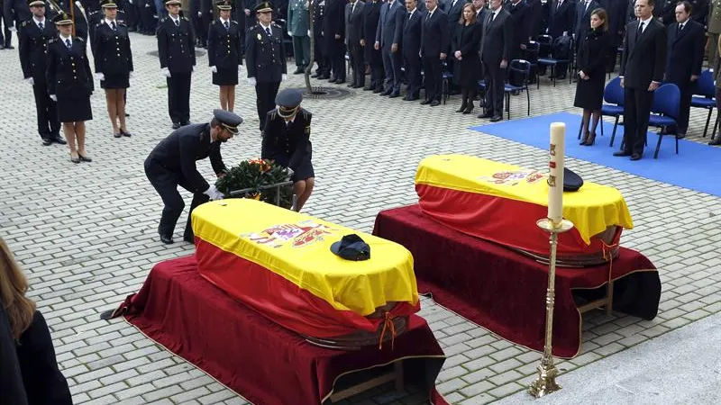 Funeral de Estado por los policías fallecidos en el atentado talibán