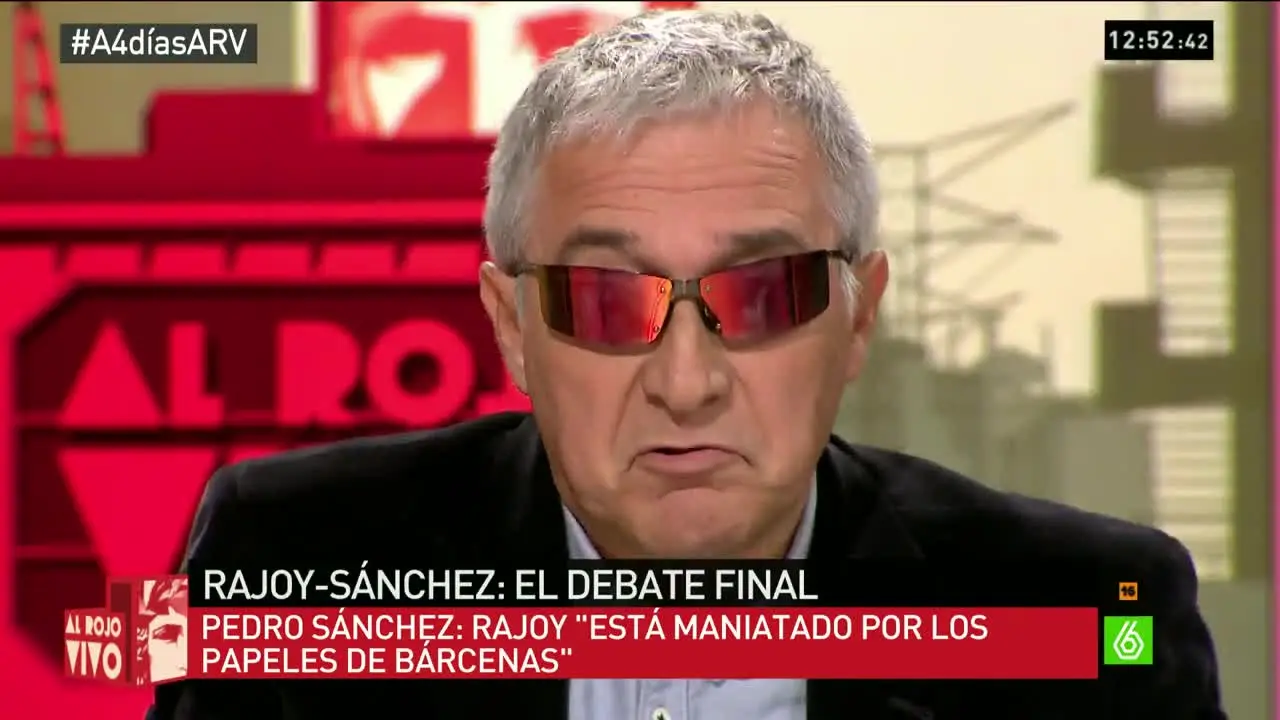 Xavier Sardá con las gafas de sol