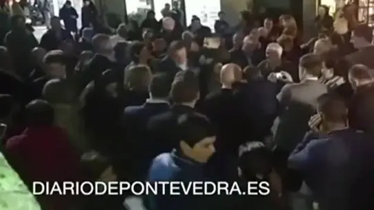 Un joven agrede al presidente Un joven agrede al presidente