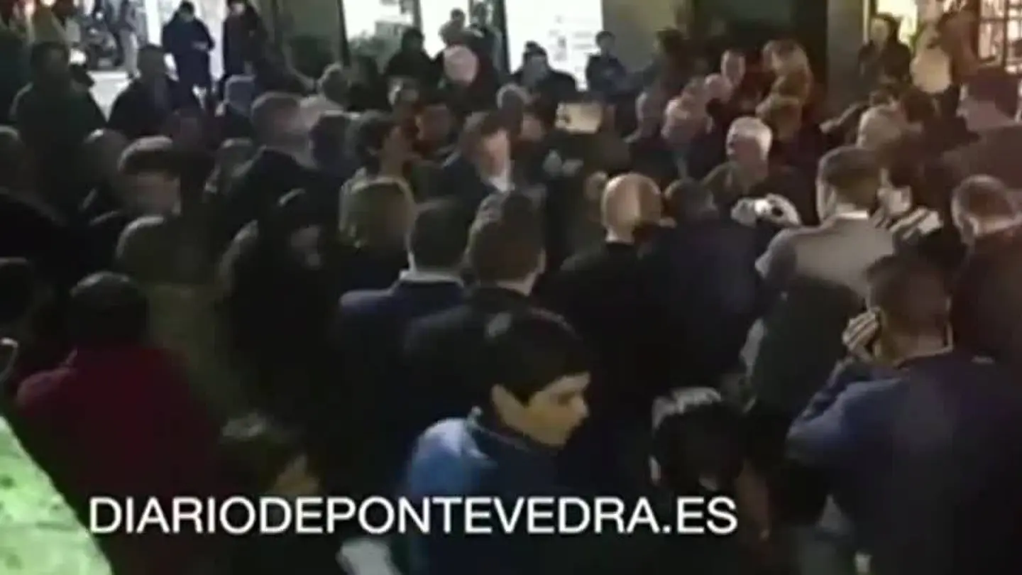 Un joven agrede al presidente Un joven agrede al presidente