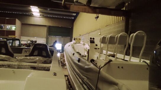 La Guardia Civil registra un almac&eacute;n de lanchas