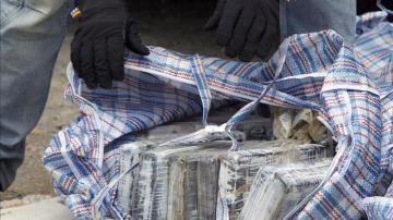 Fardos de cocaína incautados en una operación de desarticulación de una banda de traficantes