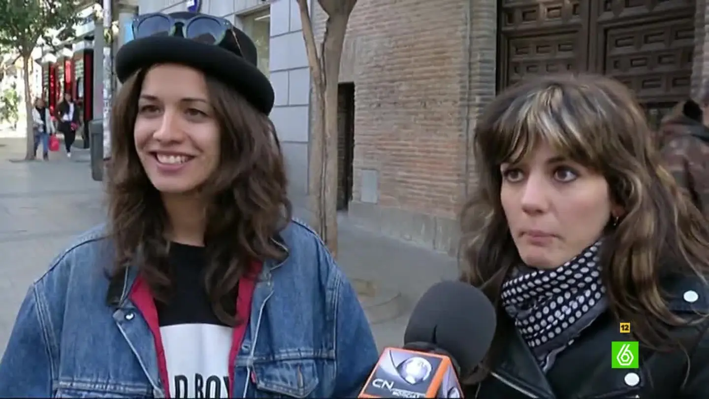 Así se hacen pasar por votantes de VOX una pareja de lesbianas, un gay y un inmigrante Así se hacen pasar por votantes de VOX una pareja de lesbianas, un gay y un inmigrante