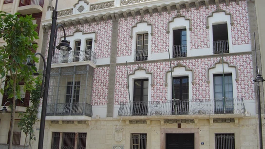 Fachada del Ayuntamiento de Crevillent. Fachada del Ayuntamiento de Crevillent.