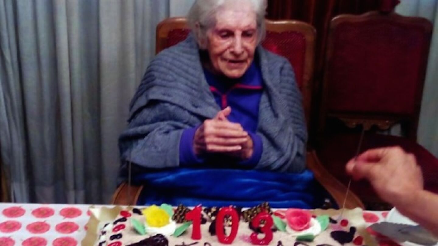 Manuela Labrador del Amo celebrando su 103 cumplea&ntilde;os