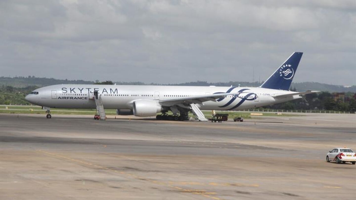 Un avi&oacute;n de Air France aterriza de emergencia por alerta de bomba