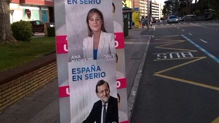 Vallas de UPYD con carteles del PP encima