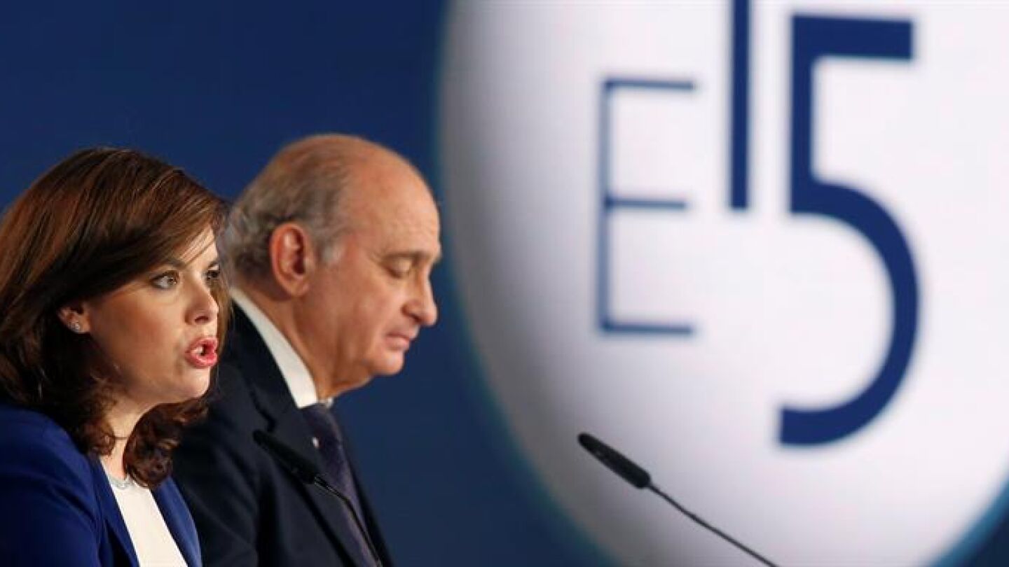 S&aacute;enz de Santamar&iacute;a y el ministro del Interior Jorge Fern&aacute;ndez D&iacute;az