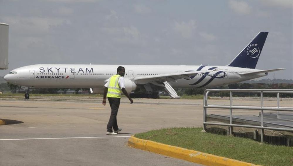 Avión de Air France que fue desviado al aeropuerto de Kenia por una falsa amenaza de bomba