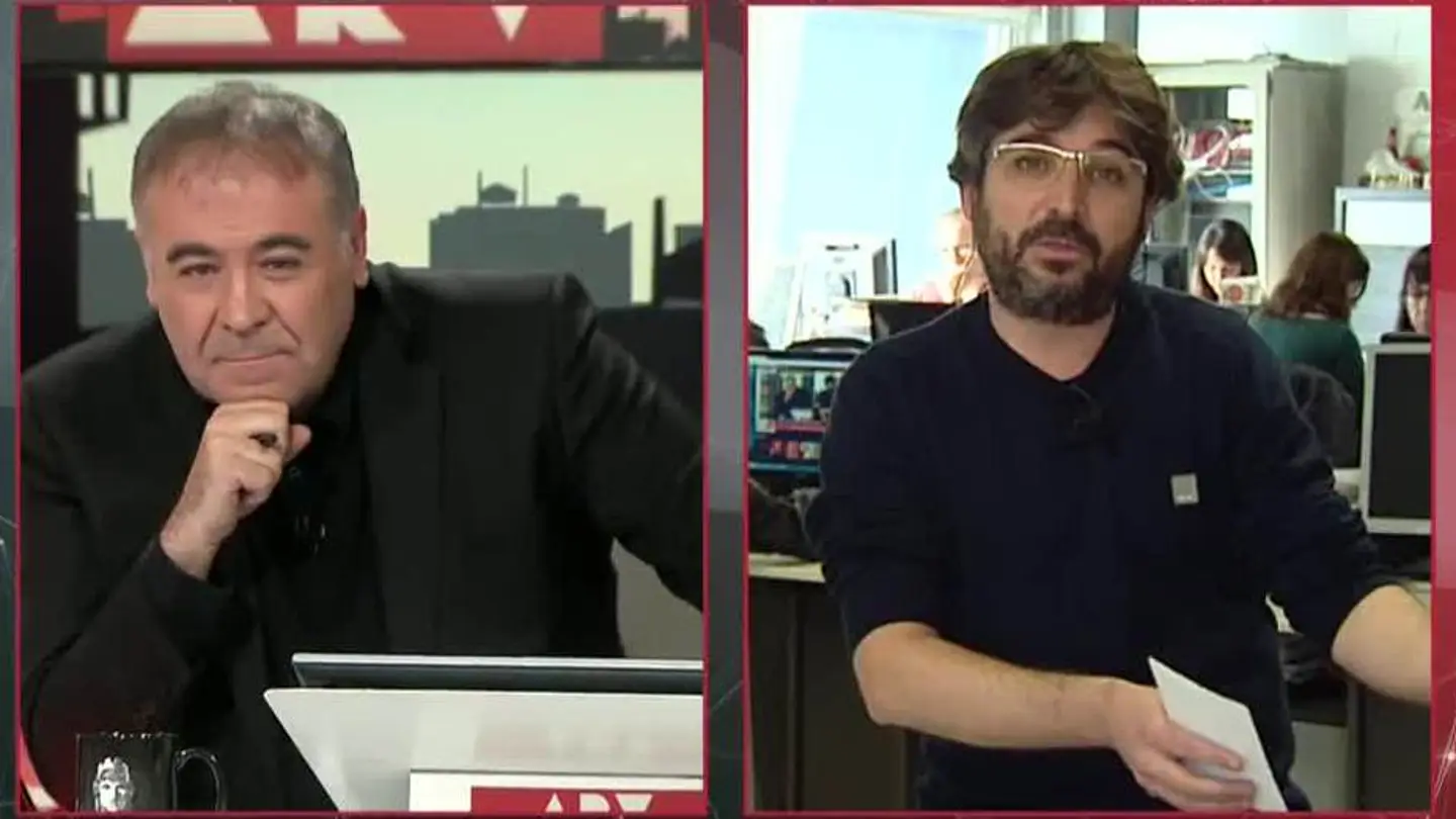 Jordi Évole da cinco titulares de Salvados a los partidos candidatos Jordi Évole da cinco titulares de Salvados a los partidos candidatos