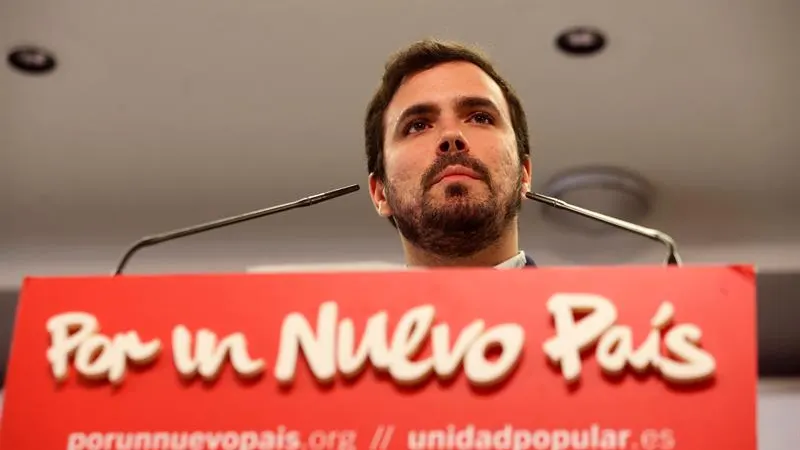 Alberto Garzón durante una rueda de prensa tras la jornada electoral