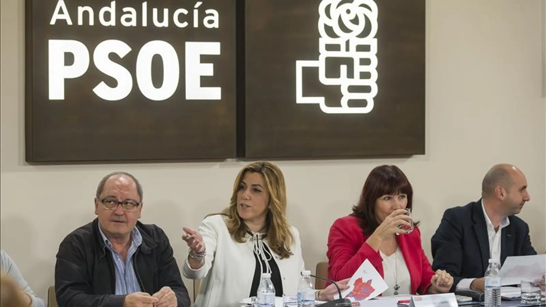 La secretaria general de los socialistas andaluces y presidenta de la Junta, Susana Díaz ayer en la ejecutiva del PSOE-A para analizar los resultados de las elecciones generales