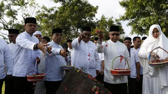 Homenaje a las víctimas del tsunami de 2004 en Indonesia Homenaje a las víctimas del tsunami de 2004 en Indonesia
