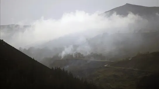 Desolación en los montes asturianos tras una semana ardiendo Desolación en los montes asturianos tras una semana ardiendo