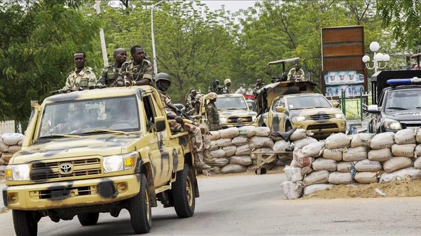 Militares nigerianos patrullan Maiduguri, al noreste de Nigeria Militares nigerianos patrullan Maiduguri, al noreste de Nigeria