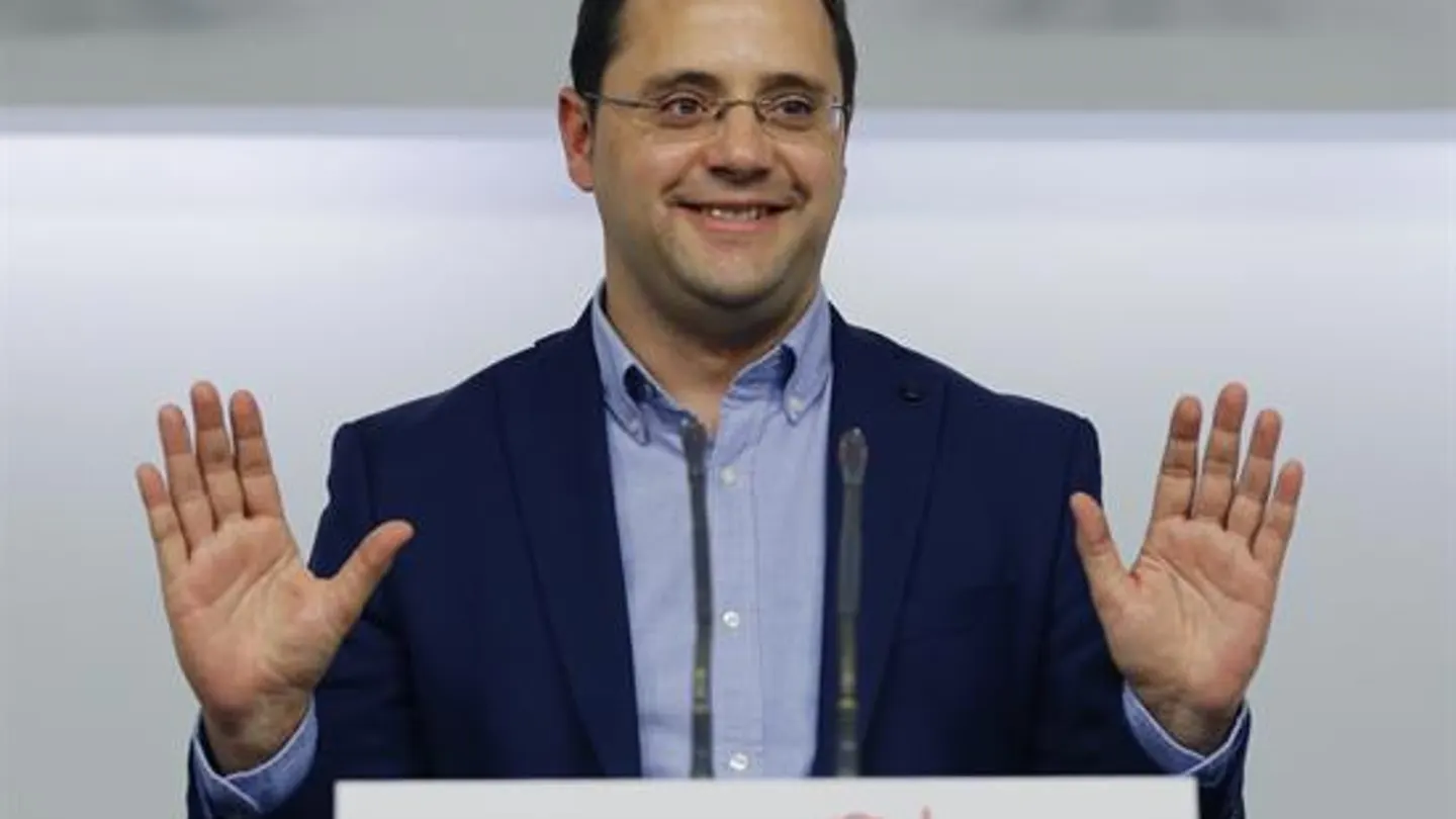 César Luena en una rueda de prensa en Ferraz César Luena en una rueda de prensa en Ferraz