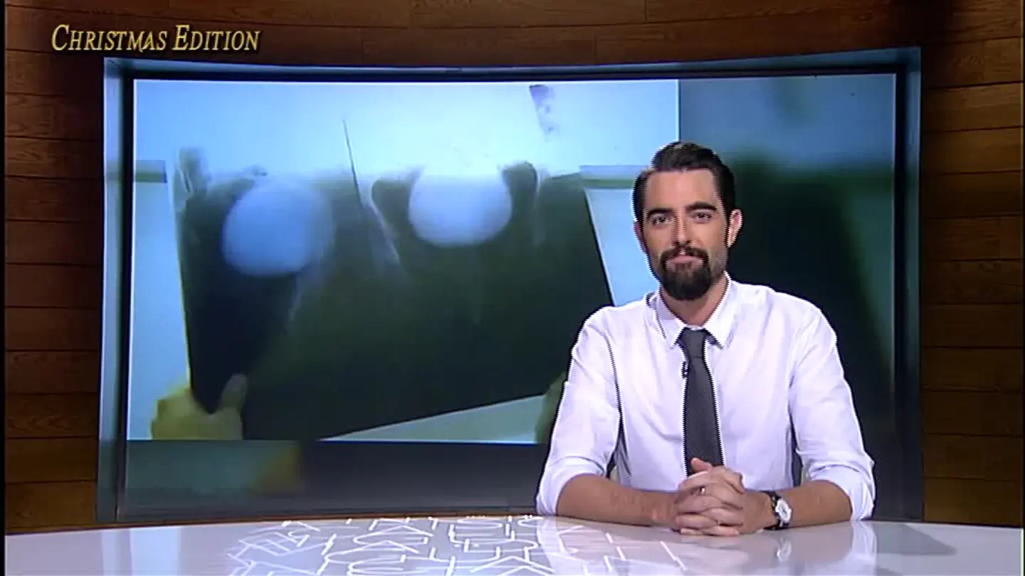 Dani Mateo analiza el spot 'médico' del Ciudadanos: "Los que era cine social cutre se convierte en gore cutre, o sea, del bueno" Dani Mateo analiza el spot 'médico' del Ciudadanos: "Los que era cine social cutre se convierte en gore cutre, o sea, del bueno"