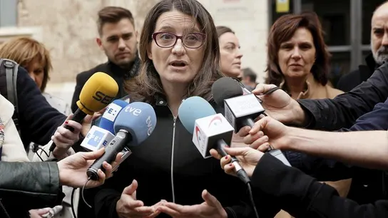 Mónica Oltra durante el minuto de silencio contra la violencia machista Mónica Oltra durante el minuto de silencio contra la violencia machista