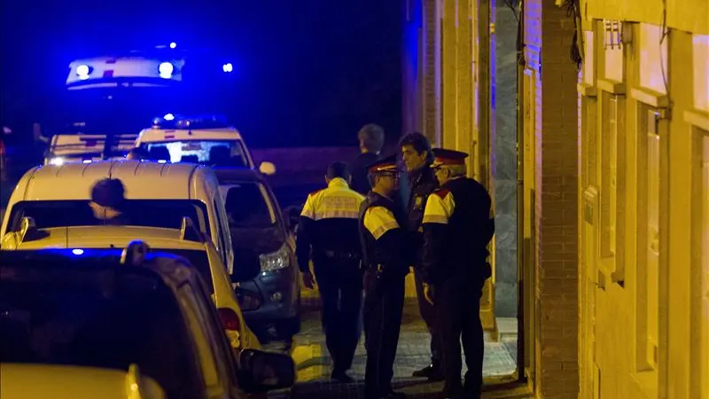 Agentes de losAgentes de los Mossos de Escuadra en una imagen de archivo Mossos de Escuadra en el lugar de los hechos