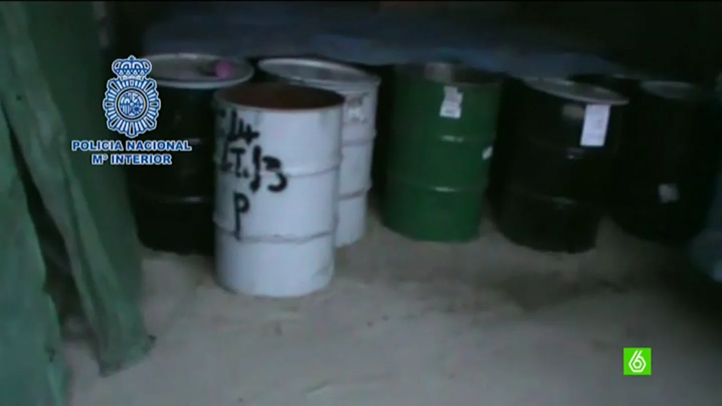 Bidones con polvo de platino hallados por la Policía Nacional Bidones con polvo de platino hallados por la Policía Nacional