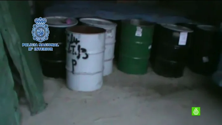 Bidones con polvo de platino hallados por la Policía Nacional Bidones con polvo de platino hallados por la Policía Nacional