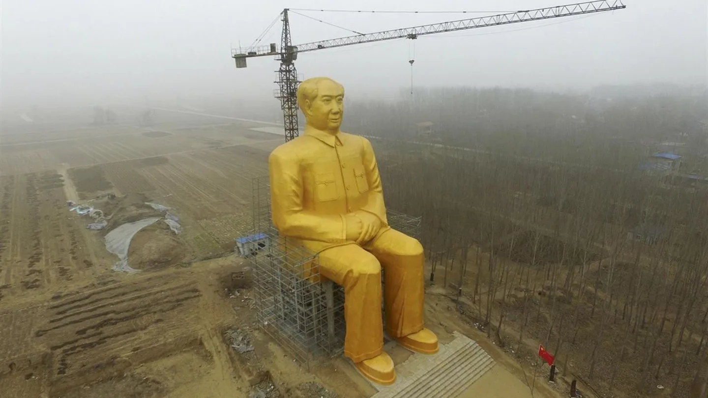 Estatua de Mao Zedong en China que ha generado la polémica Estatua de Mao Zedong en China que ha generado la polémica