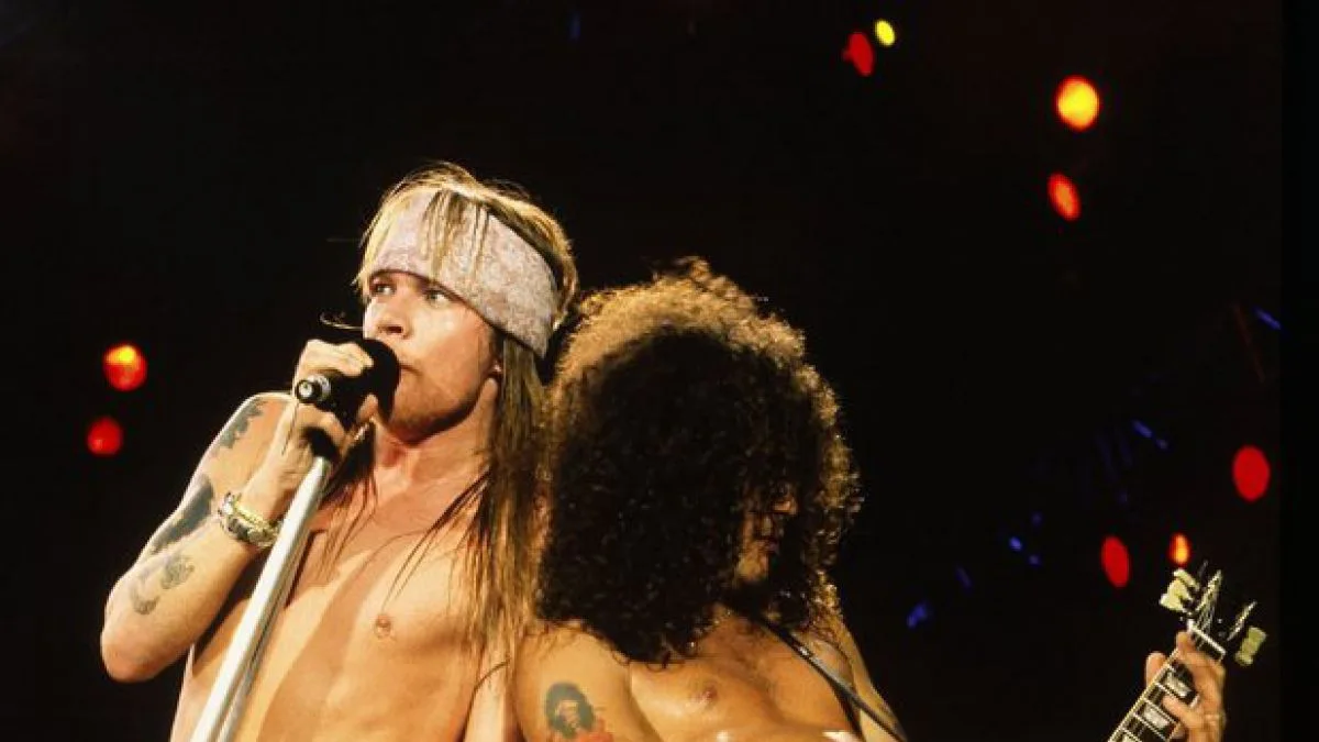 Axl Rose y Slash en una actuación