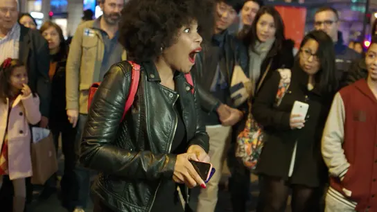 Una sorprendida por la magia de El Mago Pop Una sorprendida por la magia de El Mago Pop