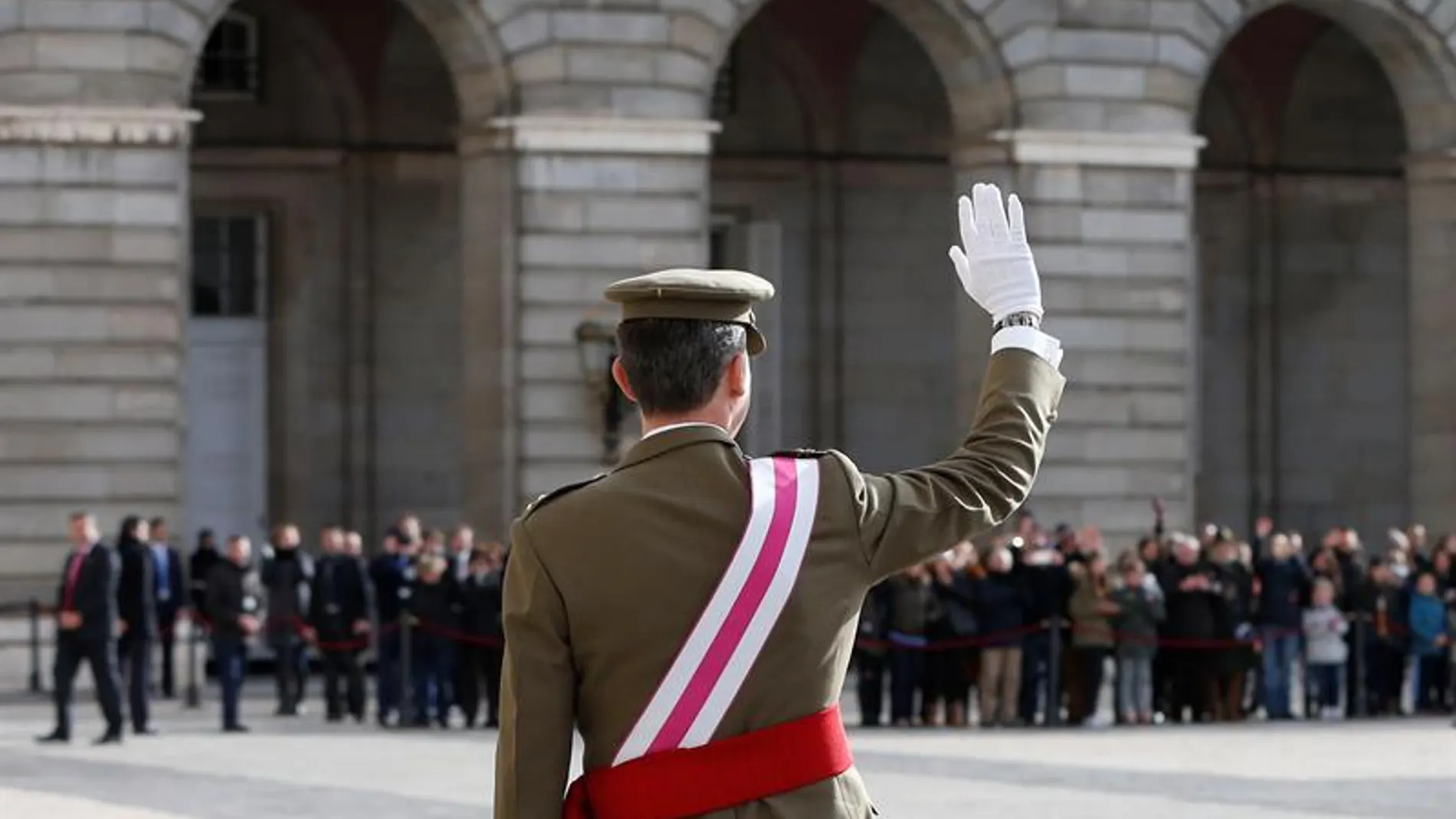 Felipe VI, a su llegada para celebrar la Pascua Militar