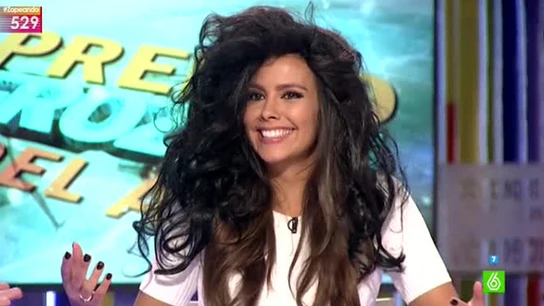 Cristina Pedroche despeinada por el vendaval Cristina Pedroche despeinada por el vendaval