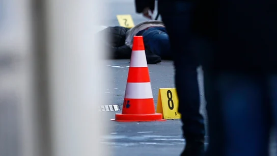 El hombre abatido frente a una comisaría en París El hombre abatido frente a una comisaría en París