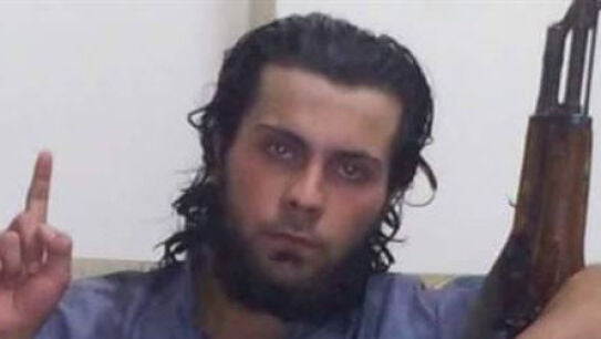 Imagen del miliciano que ejecut&oacute; a su madre