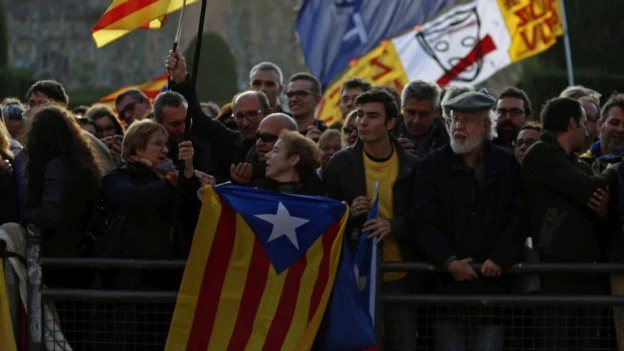 Manifestantes independentistas ante el Parlament Manifestantes independentistas ante el Parlament