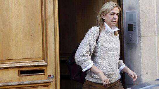 Tras ser vetada en Marivent, este lunes la Infanta Cristina se sentar&aacute; en el banquillo