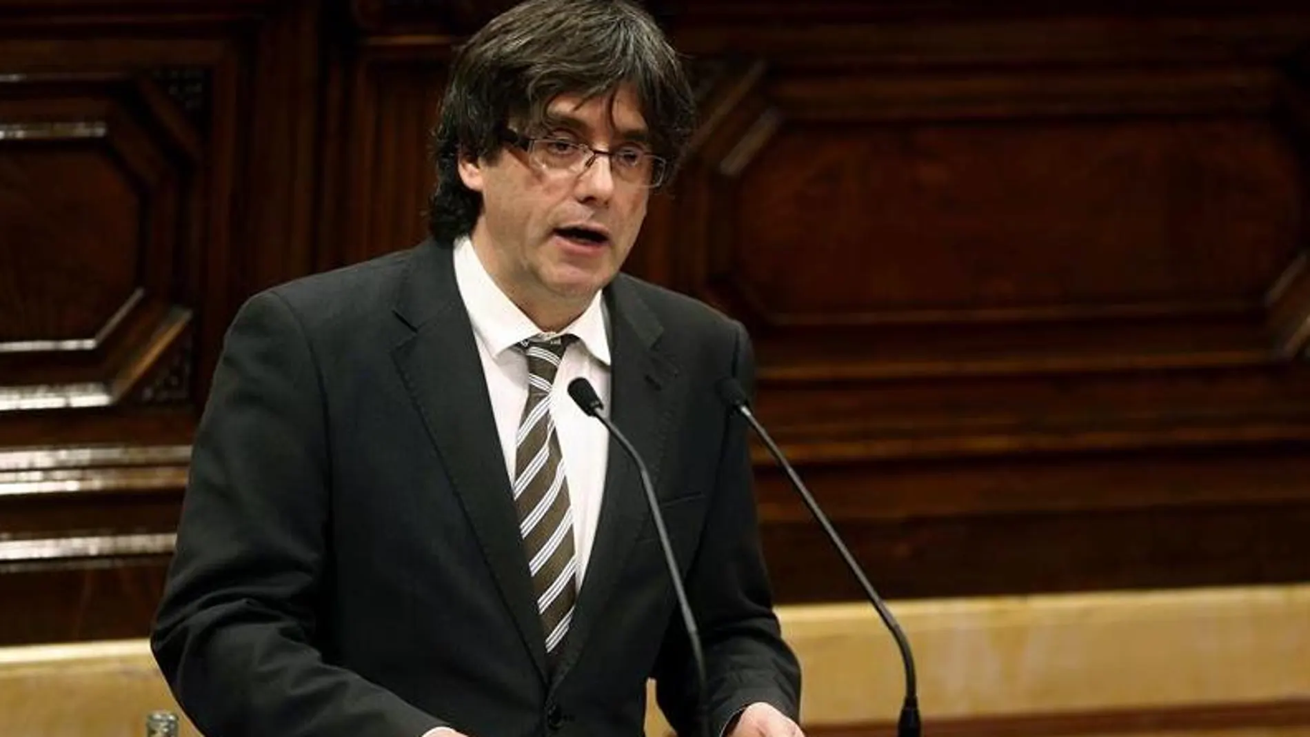 El candidato de Junts pel Sí a la Presidencia de la Generalitat, Carles Puigdemont, pronuncia su discurso