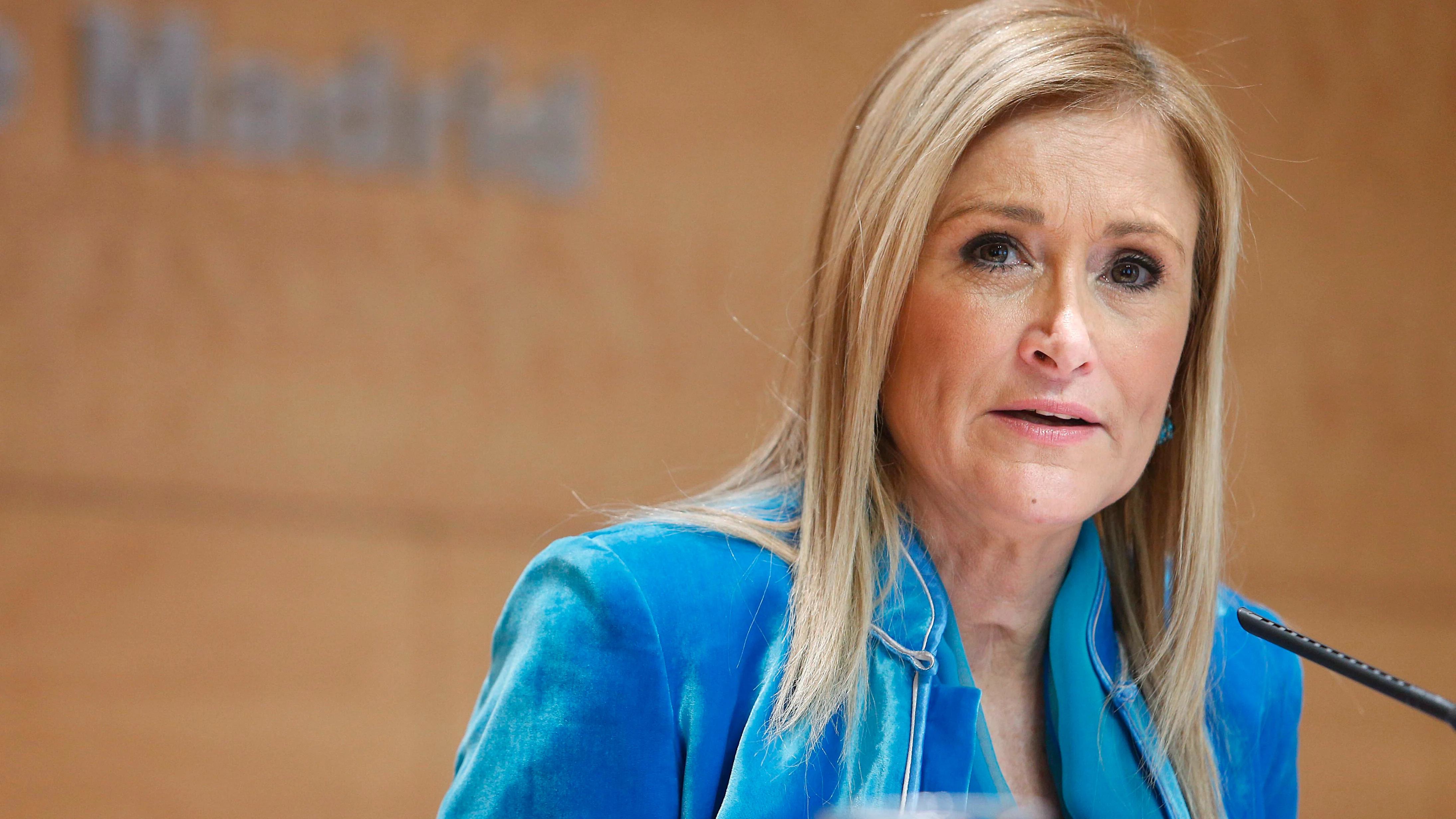 Cifuentes quiere reducir el número de diputados y reforzar incompatibilidades Cifuentes quiere reducir el número de diputados y reforzar incompatibilidades
