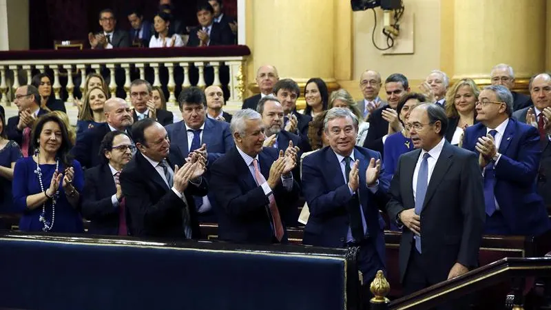 Pío garcía Escudero, tras ser reelegido presidente del Senado