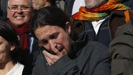 Pablo Iglesias llorando a la salida del Congreso Pablo Iglesias llorando a la salida del Congreso